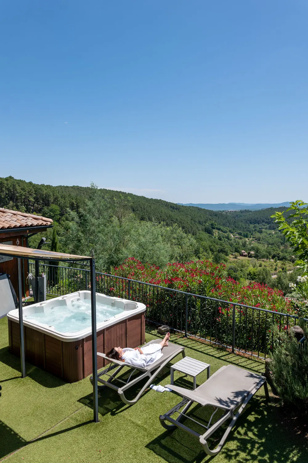 Coffret - Séjour bien-être avec soin - suite premium avec jacuzzi privatif