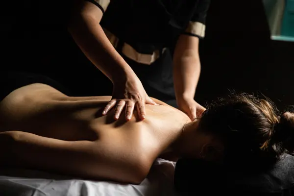 Massage 30 minutes aux huiles chaudes — visuel 1