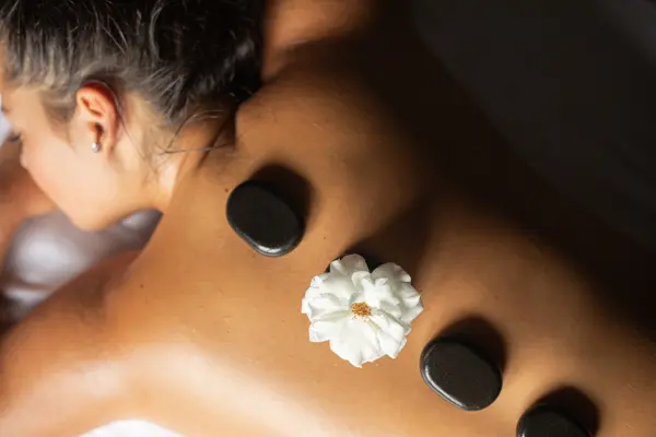 Massage 1h pierres chaudes — visuel 1