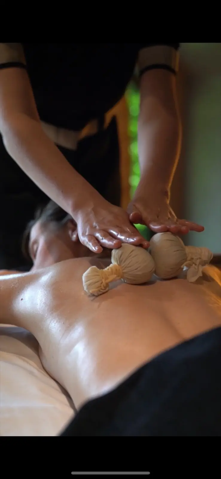 Massage 1h pochons aux herbes