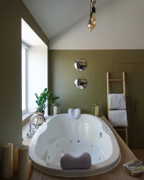 Une nuit en chambre Deluxe Jacuzzi — visuel 2