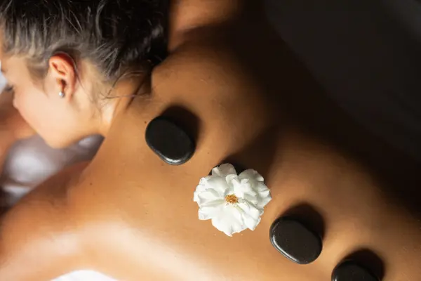 Massage 1h30 Pierres Chaudes — visuel 2