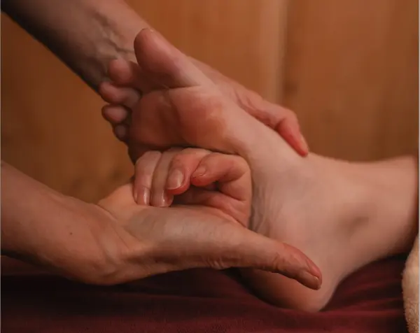 MISE EN BEAUTÉ - Eveil des mains ou des pieds — visuel 1