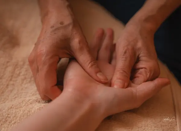 MISE EN BEAUTÉ - Eveil des mains ou des pieds — visuel 2