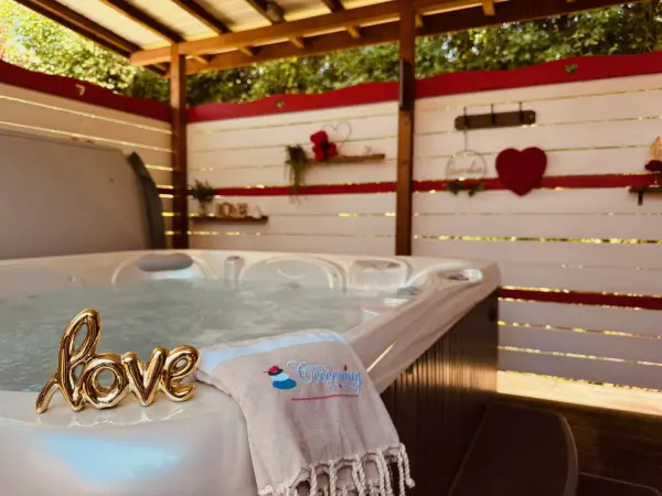 Moment détente avec jacuzzi privé & modelage du corps — visuel 2