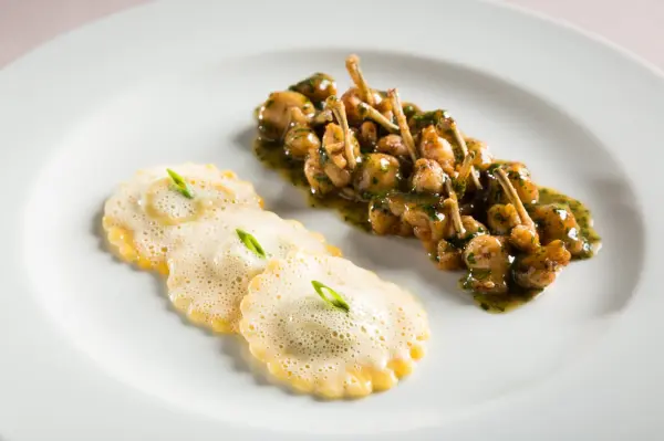 Bon cadeau Cuisses de grenouille poêlées au cerfeuil — visuel 1