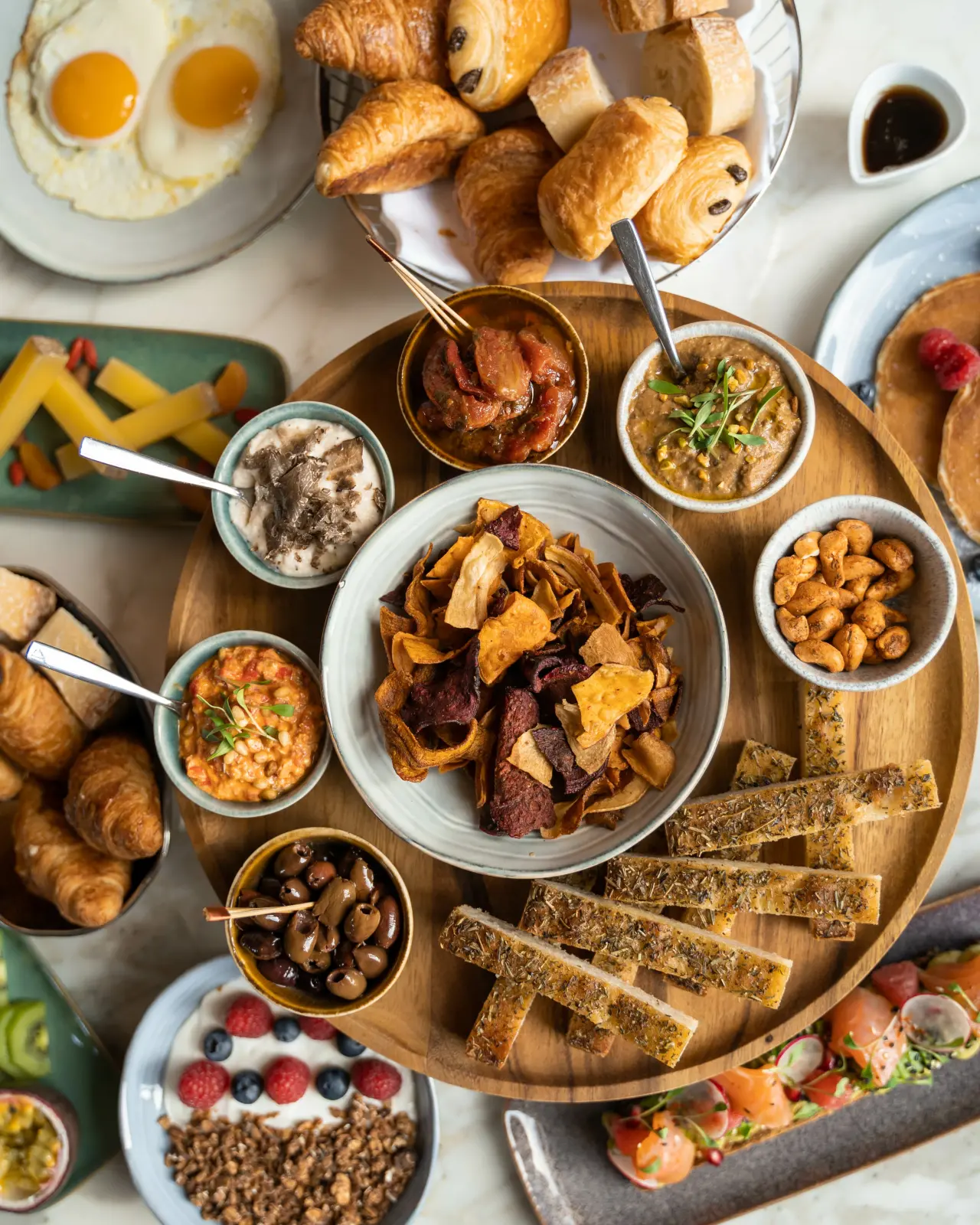 Apéritif mezze au Café 52 Paris 1er