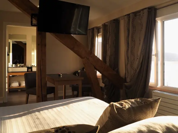Séjour de charme en Junior suite côté lac — visuel 3