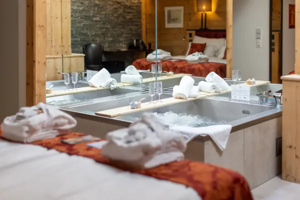 Forfait moins de 28 ans, Suite jacuzzi — visuel 1