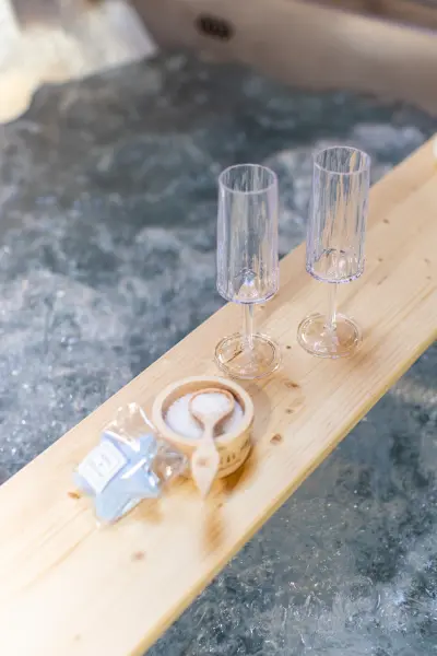 Forfait moins de 28 ans, Suite jacuzzi — visuel 2