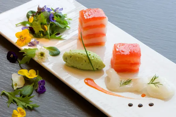 Forfait Fantaisie, 1 nuit Suite jacuzzi vue montagnes et repas gastronomique — visuel 2