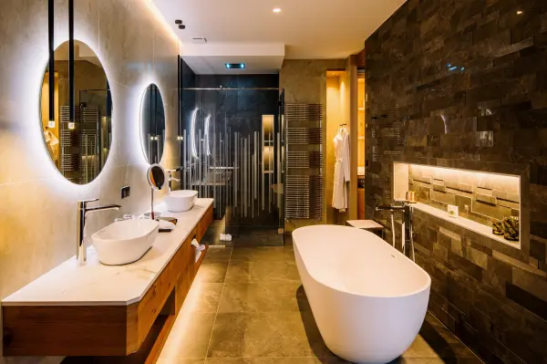Chambre et petit déjeuner en "Suite Spa Prestige" — visuel 3
