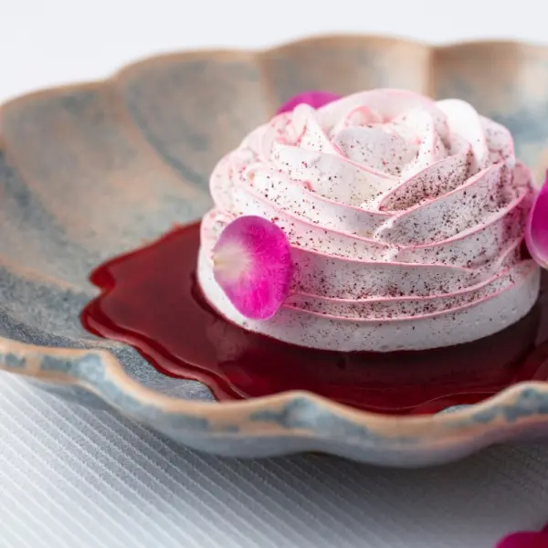 La Rose Belles Rives® et sa coupe de champagne — visuel 1