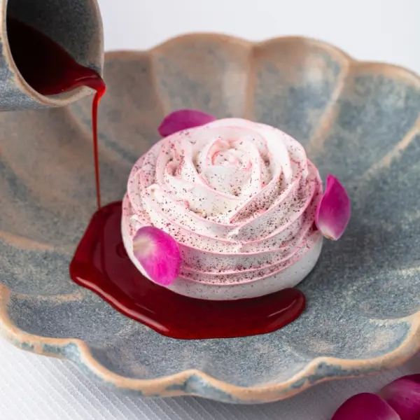 La Rose Belles Rives® et sa coupe de champagne — visuel 3