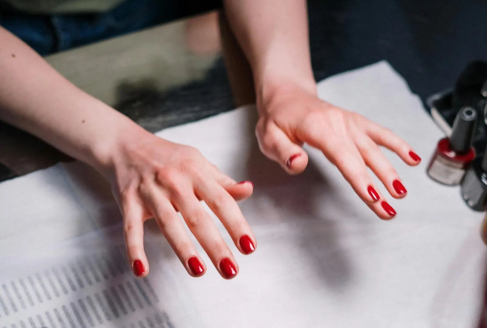 Soin Express Mains ou Pieds avec pose de vernis classique