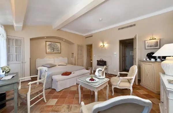 Une nuitée pour 2 personnes en Chambre Deluxe — visuel 1