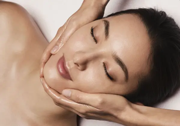 Soin Expert Jeunesse by Clarins - 60 minutes — visuel 1
