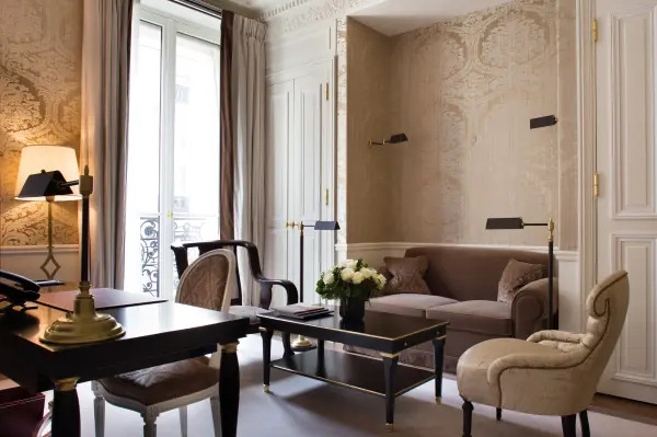 Nuitée Parisienne - Une nuit en Prestige Junior Suite — visuel 3