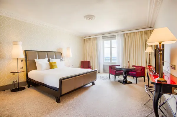 Escapade gourmande de deux nuits en Chambre Supérieure vue mer — visuel 2