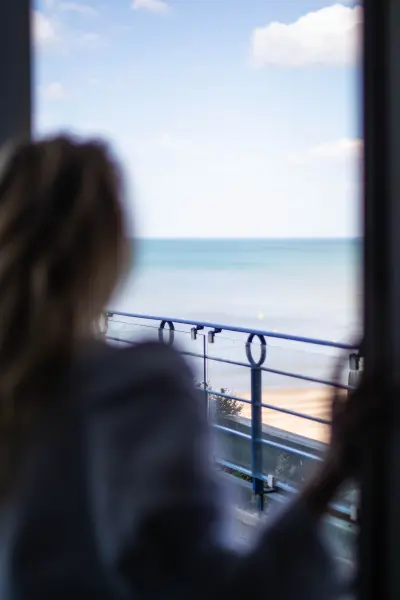 Une nuit en chambre double vue sur la mer — visuel 1