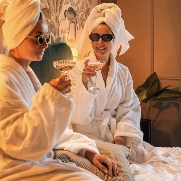 Love & Champagne