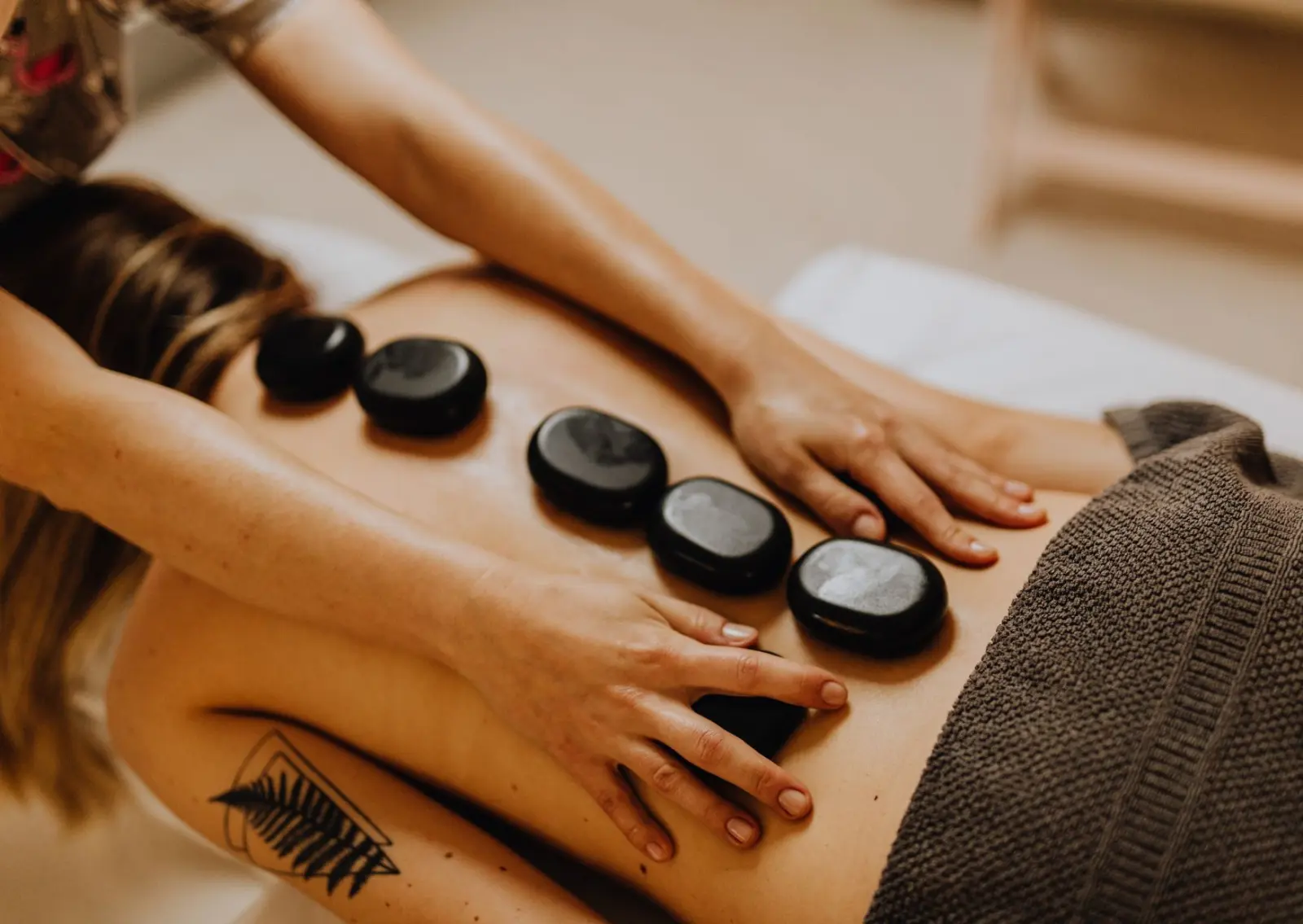 Massage aux pierres chaudes 1h15