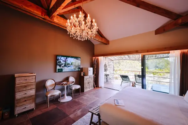 Séjour en chambre Pesquiers Prestige & bain à remous — visuel 2