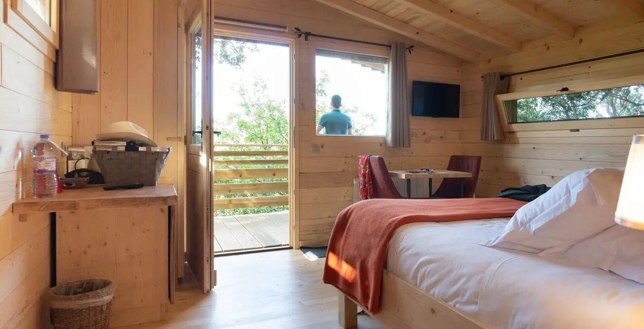 Découverte des Cabanes dans les Bois à 2 d'octobre à Mars