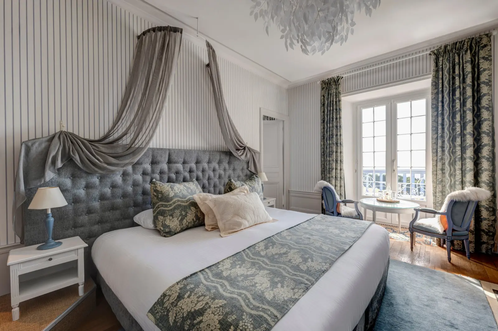 "La Vie de Château" Weekend