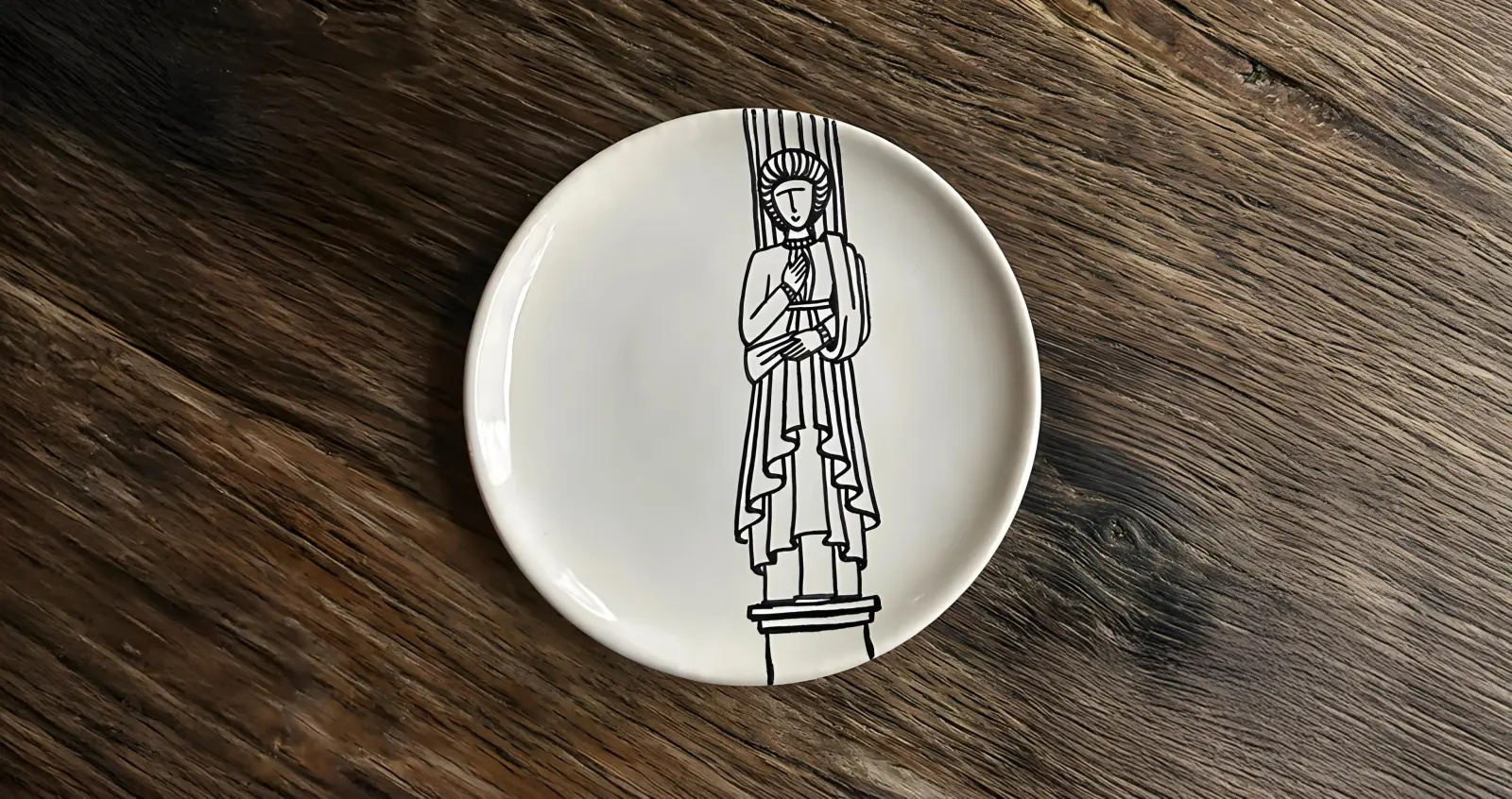 Assiette Cariatides