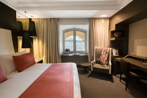 Spa Expérience et une nuit en chambre Classique vue Vieux-Port pour deux personnes — visuel 1
