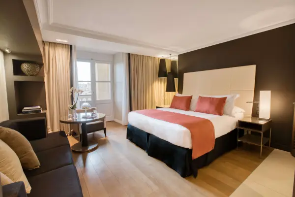 Spa Expérience et une nuit en chambre Classique Terrasse vue vieux port pour deux personnes — visuel 3