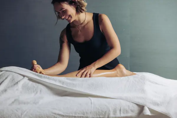 Day Spa Estival - Accès piscine extérieure — visuel 2