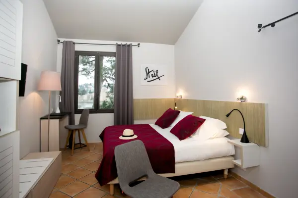 Chambre Terrasse Moyenne Saison — visuel 1