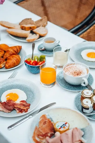 Petit-déjeuner & Spa — visuel 1