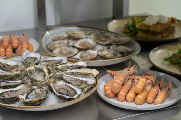 Dégustation de Fruits de Mer ROYAL avec Homard Breton — visuel 2