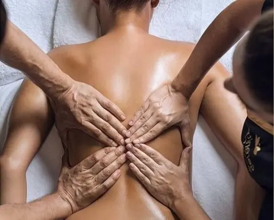 SOIN CORPS ( Massage 4 mains) — visuel 1