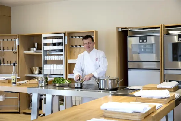 Cours de cuisine ou de pâtisserie et déjeuner étoilé — visuel 2
