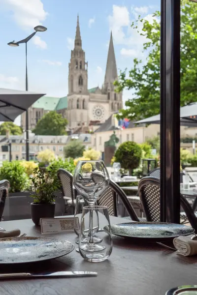 Restaurant l'Amphitryon - Hôtel le Boeuf Couronne — vue 1