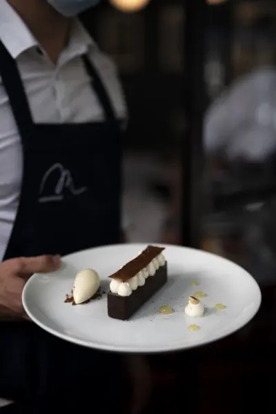M Restaurant — vue 2