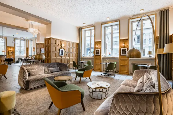 Globe et Cecil Hotel — vue 1