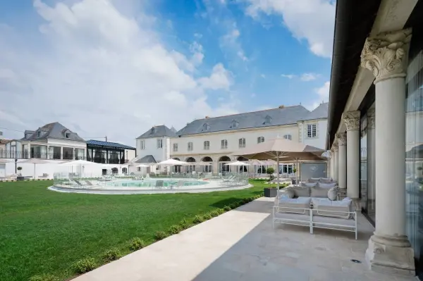 Abbaye de Villeneuve — vue 1