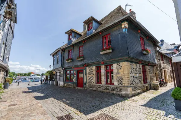 L'Absinthe Hotel — vue 1