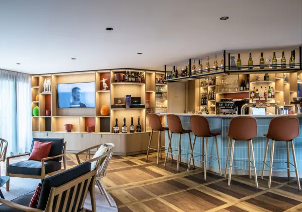 Hotel Antares — vue 1