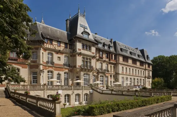 Chateau de Montvillargenne — vue 1
