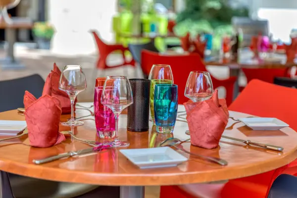 Hôtel Restaurant la Commanderie de Champarey — vue 9
