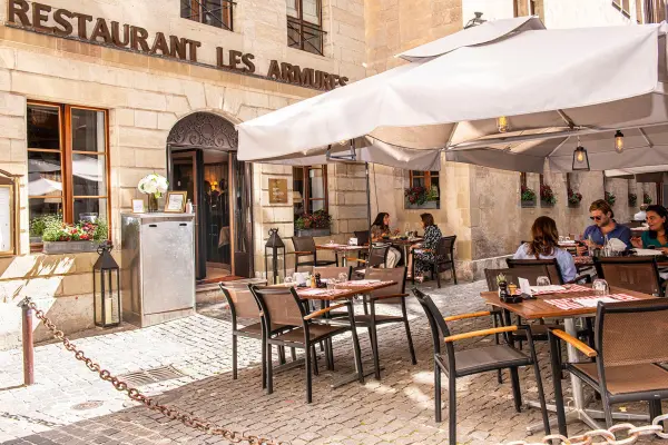 Hotel les Armures — vue 1