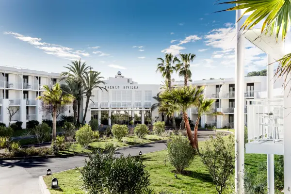 Mouratoglou Hotel & Resort — vue 3