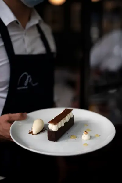 M Restaurant — vue 2