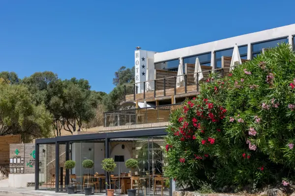Auberge Kalliste — vue 5